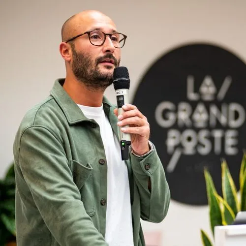 Dimitri Themelis, founder and CEO of glooh.