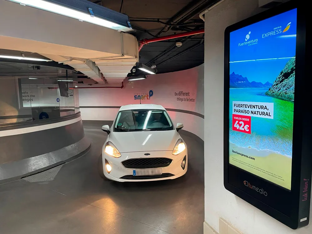 DOOH screen in Madrid