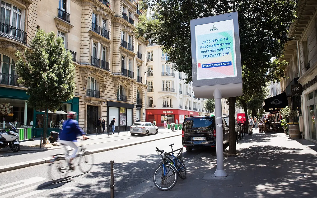 DOOH screens in France